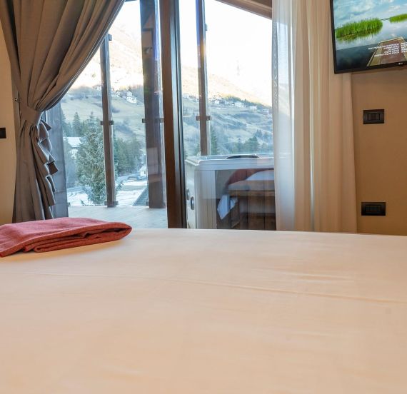 Suite 403